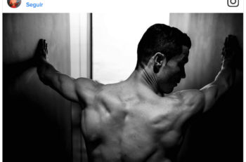 Cristiano Ronaldo se muestra desnudo (o casi casi) para intrigar a sus fans