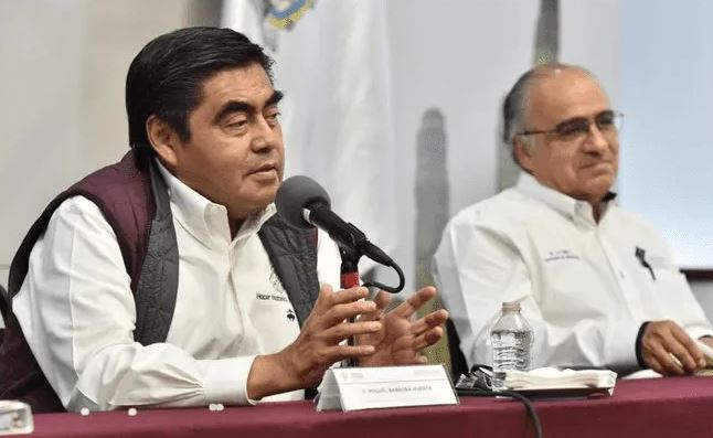 'Los pobres estamos inmunes' al coronavirus, dice Barbosa