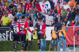 ¡Atlas pega primero en el Clásico Tapatío de Liguilla!