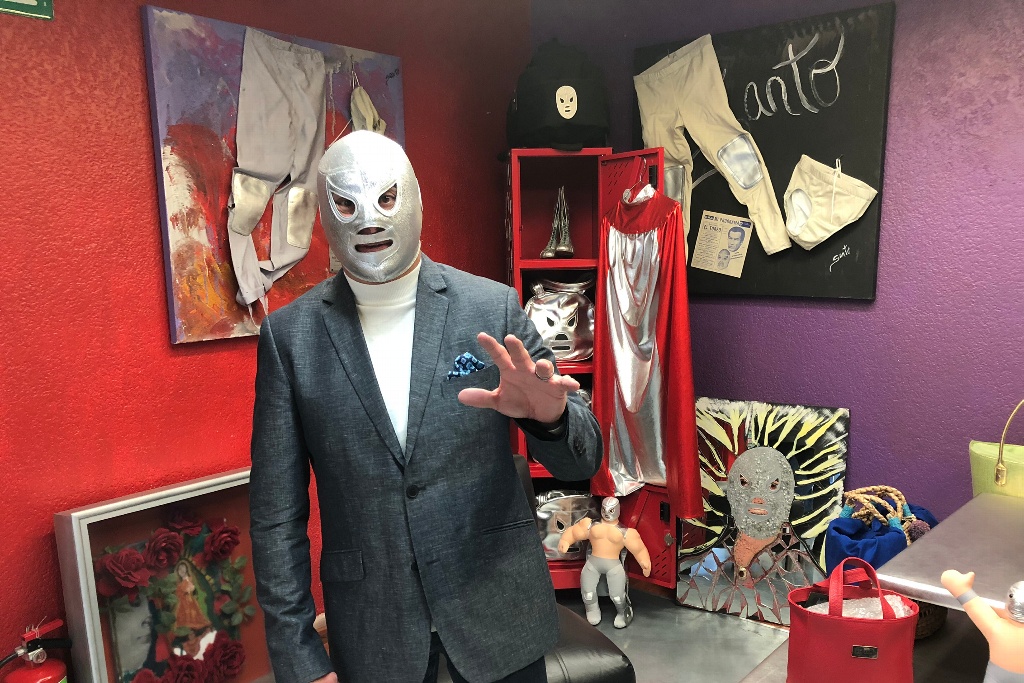 Alistan estreno del documental 'El hombre detrás de la máscara' del Hijo del Santo