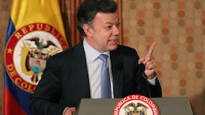Presidente colombiano ordena ocupar territorios que dejaron las FARC