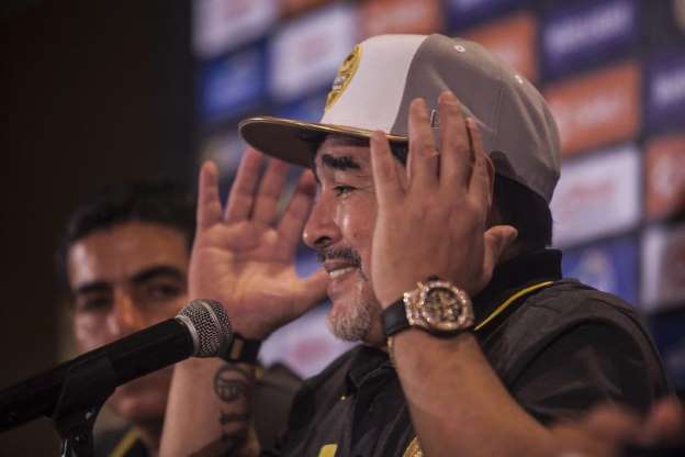 Video: ¡Jajajajajaja! ¡Maradona ya se fue a su primera fiesta en Sinaloa!