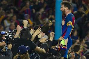 Messi convive con el fotógrafo mexicano que captó su festejo histórico