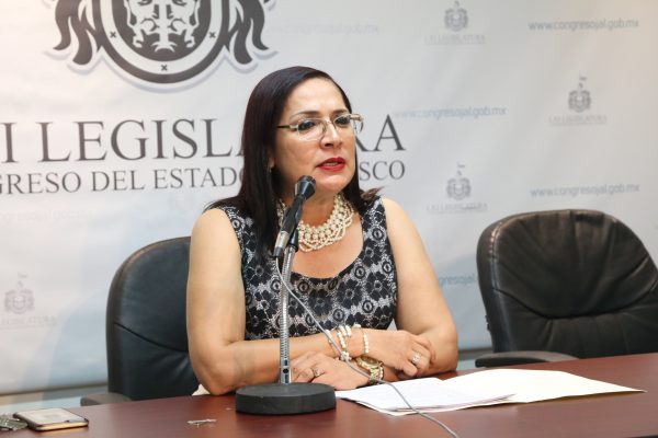 “Tendría que robar si me bajan el sueldo”: diputada