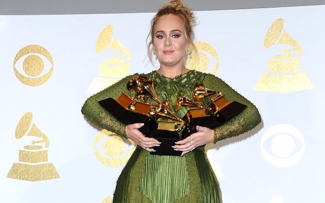 Adele arrasa en los Grammy como la artista mejor pagada