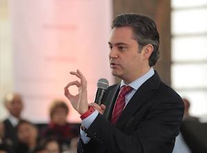 Aurelio Nuño prevé concluir evaluación a maestros en julio
