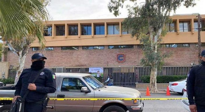 Detienen al abuelo del niño que disparó en colegio de Torreón
