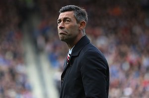 Pedro Caixinha deja al Rangers