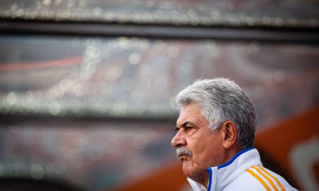 Tuca Ferretti se concentra con Tigres