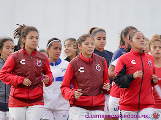 Las Tiburonas Rojas femenil se preparan para su debut en el Clausura 2018