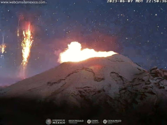 ¿Qué son los ‘sprites’, las luces rojas que aparecieron junto al Popocatépetl?