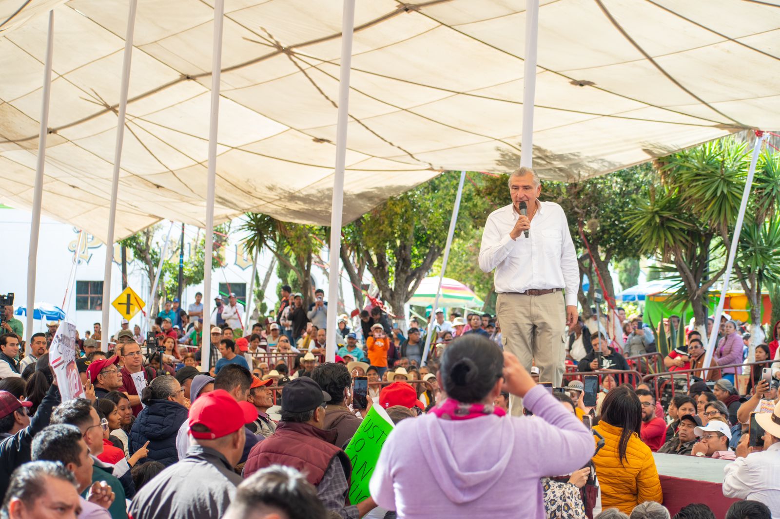 «Puro sueño enfermizo de los reaccionarios, al decir que se enseña comunismo en los libros de texto gratuitos». Adán Augusto en Palmar de Bravo