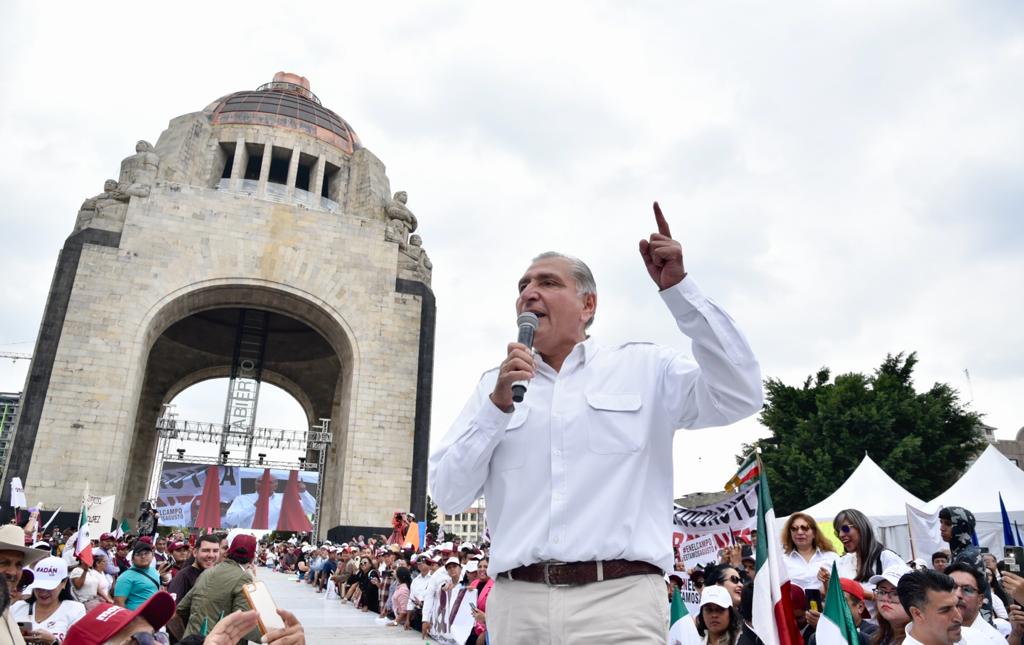 Cerca de 100,000 mil personas en el gran cierre de Adán Augusto López en el monumento a la Revolución.