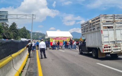 Se reabre la autopista México-Puebla tras maratónica negociación