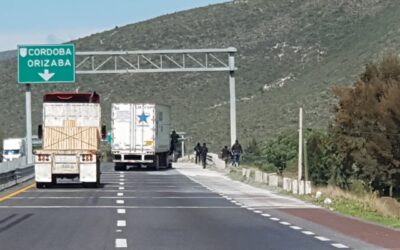 Violento asalto en la autopista Orizaba-Puebla: pareja es despojada de su camioneta a punta de pistola