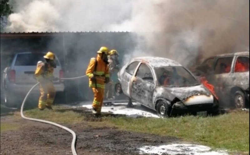 Un lesionado deja incendio de taller mecánico en Orizaba, Veracruz