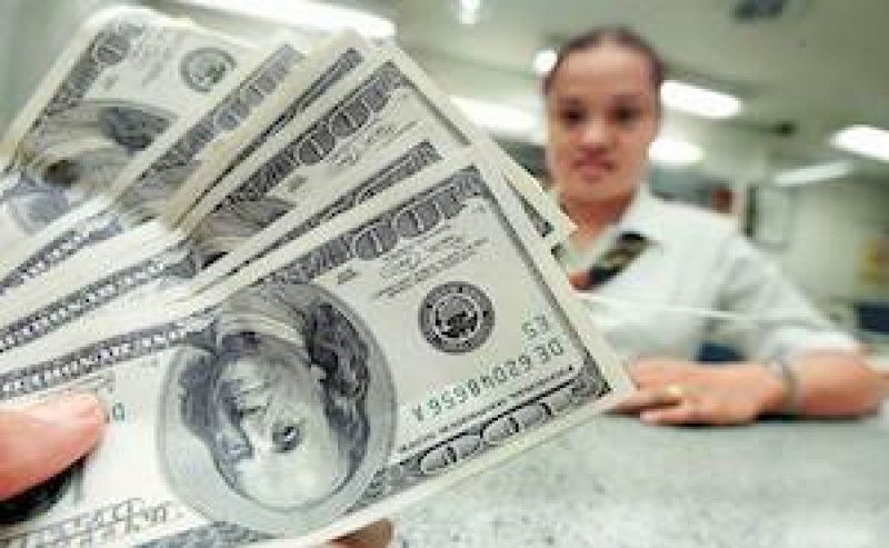 Dólar se vende en 19.17 pesos en terminal aérea capitalina