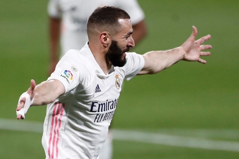 Zidane aplaude a Benzema