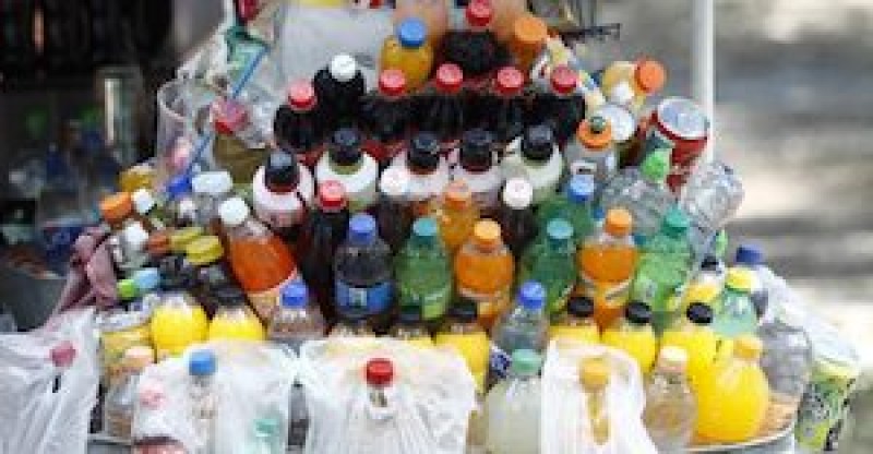 La Corte falla a favor de Coca Cola y ampara la venta de comida chatarra solo en universidades