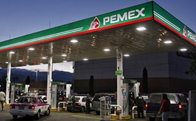 Pemex aplaza programa para reducir mercado ilícito de gasolinas