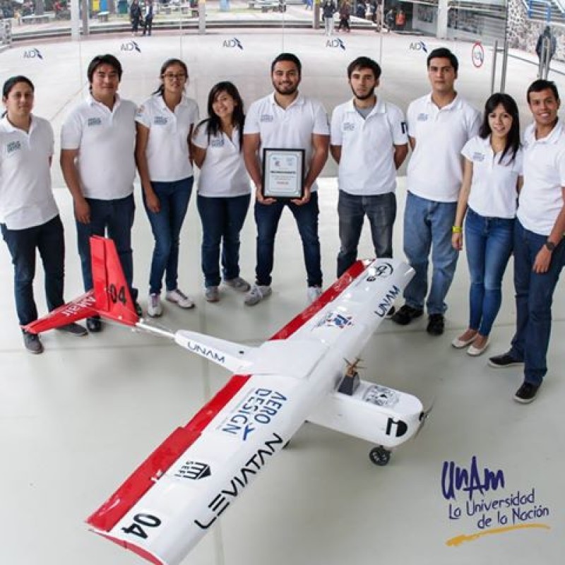 Estudiantes de la UNAM ganan primer lugar en prueba de vuelo.