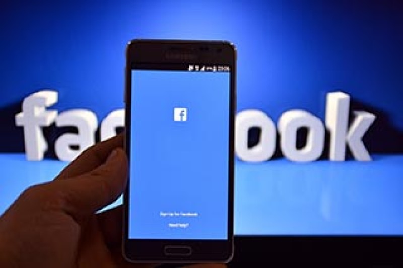 Facebook refuerza herramientas de prevención del suicidio