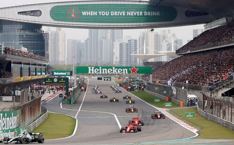 Suspenden Gran Premio de China de F1 por coronavirus