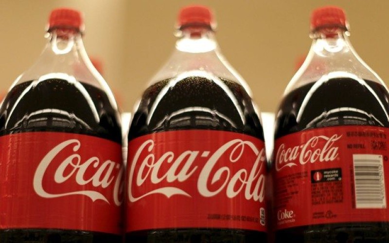 Azúcar y súper dólar golpean a Coca-Cola Femsa