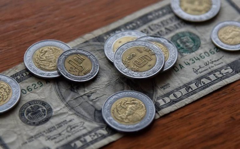 Peso avanza tras pronóstico para el crecimiento de la economía global del FMI